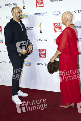 Goldene Bild der Frau 2023 in Hamburg