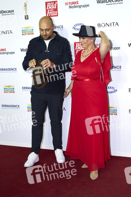 Goldene Bild der Frau 2023 in Hamburg