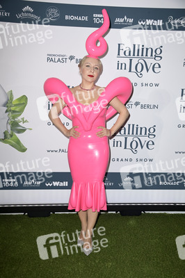 Weltpremiere der 'Falling In Love' Grand Show 2023 in Berlin