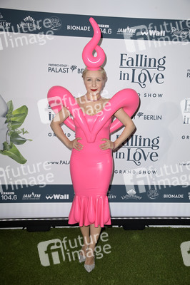Weltpremiere der 'Falling In Love' Grand Show 2023 in Berlin
