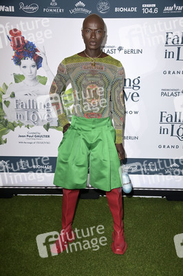Weltpremiere der 'Falling In Love' Grand Show 2023 in Berlin