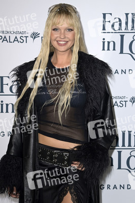 Weltpremiere der 'Falling In Love' Grand Show 2023 in Berlin