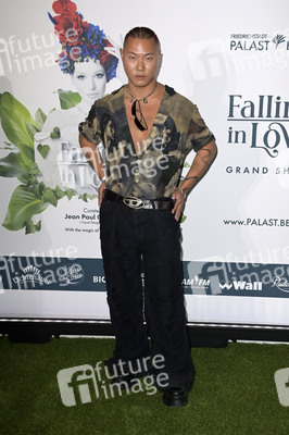Weltpremiere der 'Falling In Love' Grand Show 2023 in Berlin