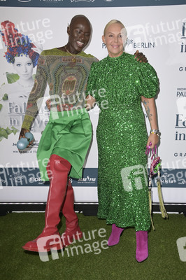 Weltpremiere der 'Falling In Love' Grand Show 2023 in Berlin