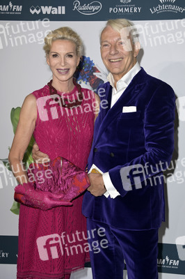 Weltpremiere der 'Falling In Love' Grand Show 2023 in Berlin