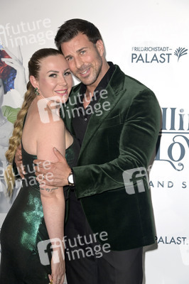 Weltpremiere der 'Falling In Love' Grand Show 2023 in Berlin