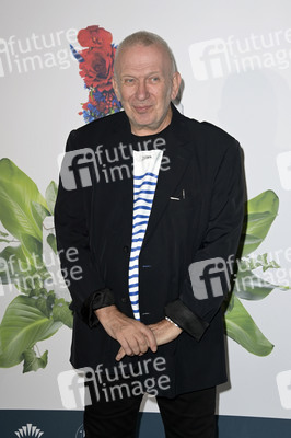 Weltpremiere der 'Falling In Love' Grand Show 2023 in Berlin