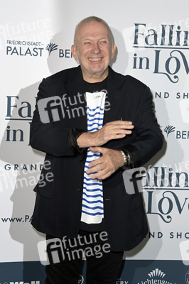 Weltpremiere der 'Falling In Love' Grand Show 2023 in Berlin