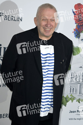Weltpremiere der 'Falling In Love' Grand Show 2023 in Berlin
