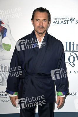 Weltpremiere der 'Falling In Love' Grand Show 2023 in Berlin