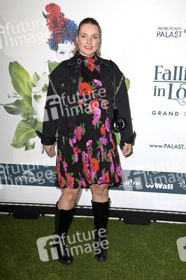 Weltpremiere der 'Falling In Love' Grand Show 2023 in Berlin