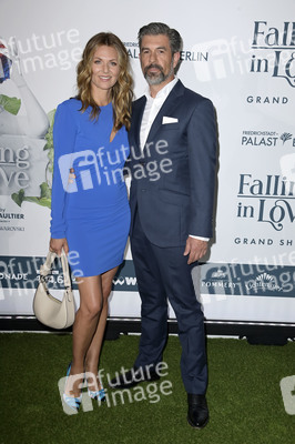 Weltpremiere der 'Falling In Love' Grand Show 2023 in Berlin