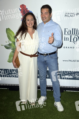 Weltpremiere der 'Falling In Love' Grand Show 2023 in Berlin
