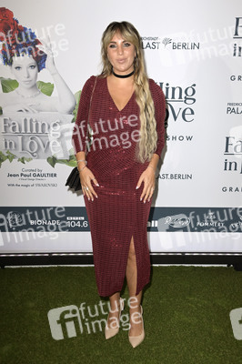 Weltpremiere der 'Falling In Love' Grand Show 2023 in Berlin