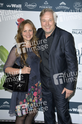 Weltpremiere der 'Falling In Love' Grand Show 2023 in Berlin