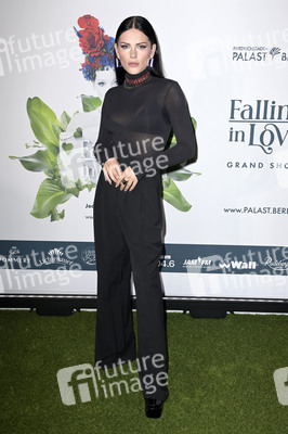Weltpremiere der 'Falling In Love' Grand Show 2023 in Berlin