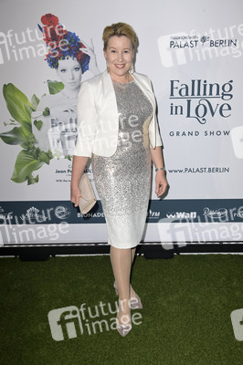 Weltpremiere der 'Falling In Love' Grand Show 2023 in Berlin