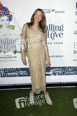 Weltpremiere der 'Falling In Love' Grand Show 2023 in Berlin