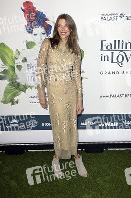 Weltpremiere der 'Falling In Love' Grand Show 2023 in Berlin