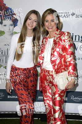 Weltpremiere der 'Falling In Love' Grand Show 2023 in Berlin
