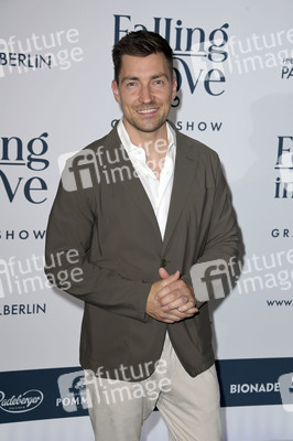 Weltpremiere der 'Falling In Love' Grand Show 2023 in Berlin