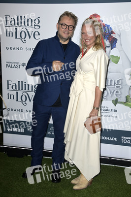 Weltpremiere der 'Falling In Love' Grand Show 2023 in Berlin
