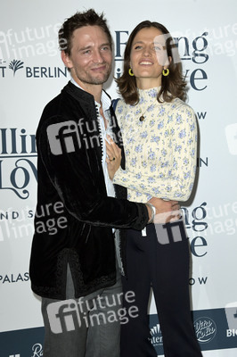 Weltpremiere der 'Falling In Love' Grand Show 2023 in Berlin