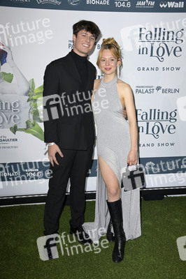 Weltpremiere der 'Falling In Love' Grand Show 2023 in Berlin