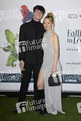 Weltpremiere der 'Falling In Love' Grand Show 2023 in Berlin