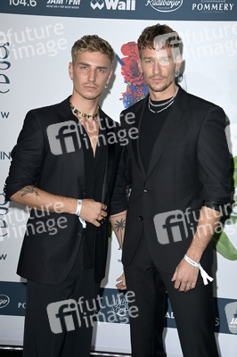 Weltpremiere der 'Falling In Love' Grand Show 2023 in Berlin