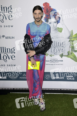 Weltpremiere der 'Falling In Love' Grand Show 2023 in Berlin