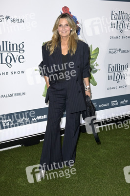Weltpremiere der 'Falling In Love' Grand Show 2023 in Berlin