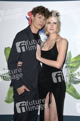 Weltpremiere der 'Falling In Love' Grand Show 2023 in Berlin