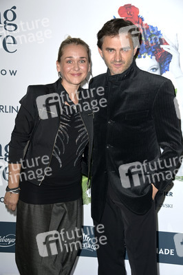 Weltpremiere der 'Falling In Love' Grand Show 2023 in Berlin