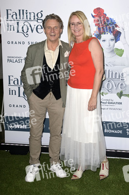 Weltpremiere der 'Falling In Love' Grand Show 2023 in Berlin