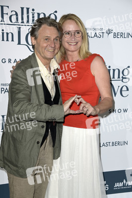 Weltpremiere der 'Falling In Love' Grand Show 2023 in Berlin