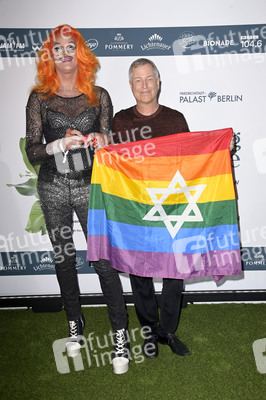 Weltpremiere der 'Falling In Love' Grand Show 2023 in Berlin