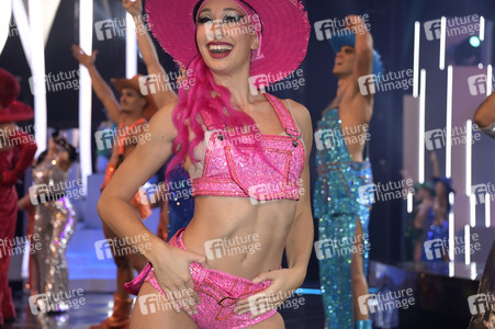 Weltpremiere der 'Falling In Love' Grand Show 2023 in Berlin