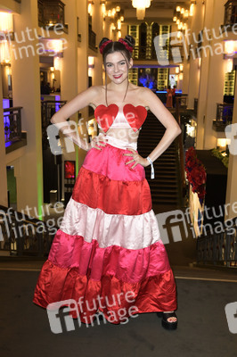 Weltpremiere der 'Falling In Love' Grand Show 2023 in Berlin