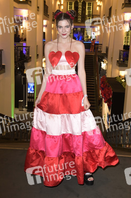Weltpremiere der 'Falling In Love' Grand Show 2023 in Berlin