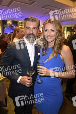 Weltpremiere der 'Falling In Love' Grand Show 2023 in Berlin