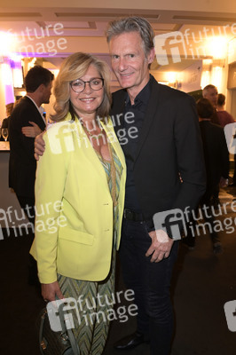 Weltpremiere der 'Falling In Love' Grand Show 2023 in Berlin