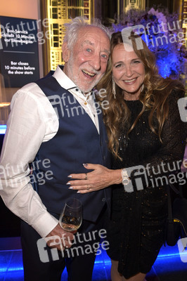 Weltpremiere der 'Falling In Love' Grand Show 2023 in Berlin