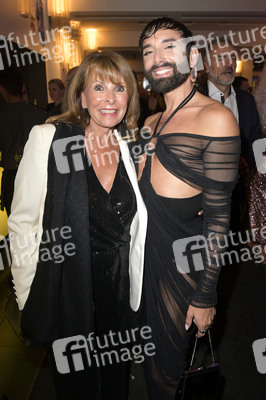 Weltpremiere der 'Falling In Love' Grand Show 2023 in Berlin