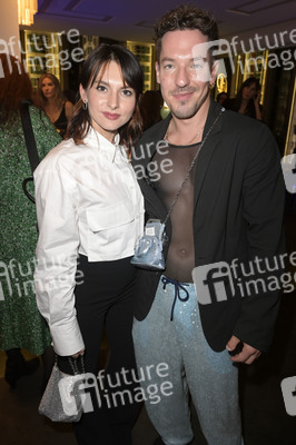 Weltpremiere der 'Falling In Love' Grand Show 2023 in Berlin