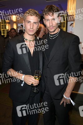 Weltpremiere der 'Falling In Love' Grand Show 2023 in Berlin