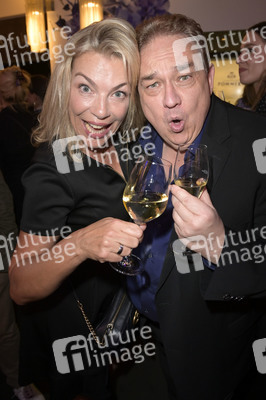 Weltpremiere der 'Falling In Love' Grand Show 2023 in Berlin