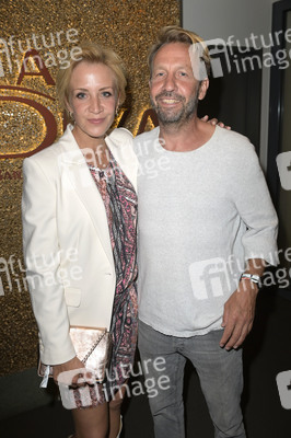 Weltpremiere der 'Falling In Love' Grand Show 2023 in Berlin