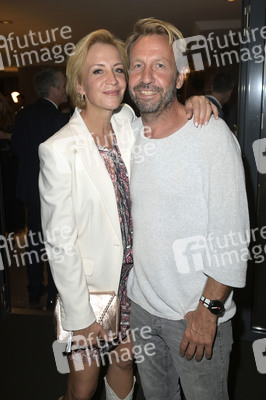 Weltpremiere der 'Falling In Love' Grand Show 2023 in Berlin