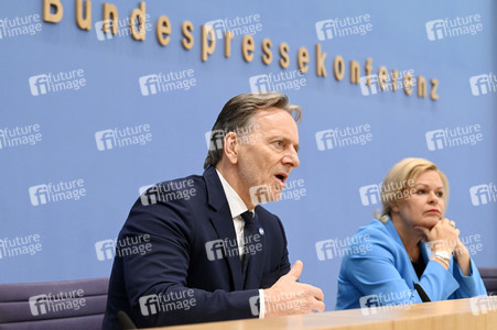 Bundespressekonferenz Bundeslagebild zur Organisierten Kriminalität 2022 in Berlin
